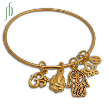 Lucky Charm Bracelet Opening Bangle Gold